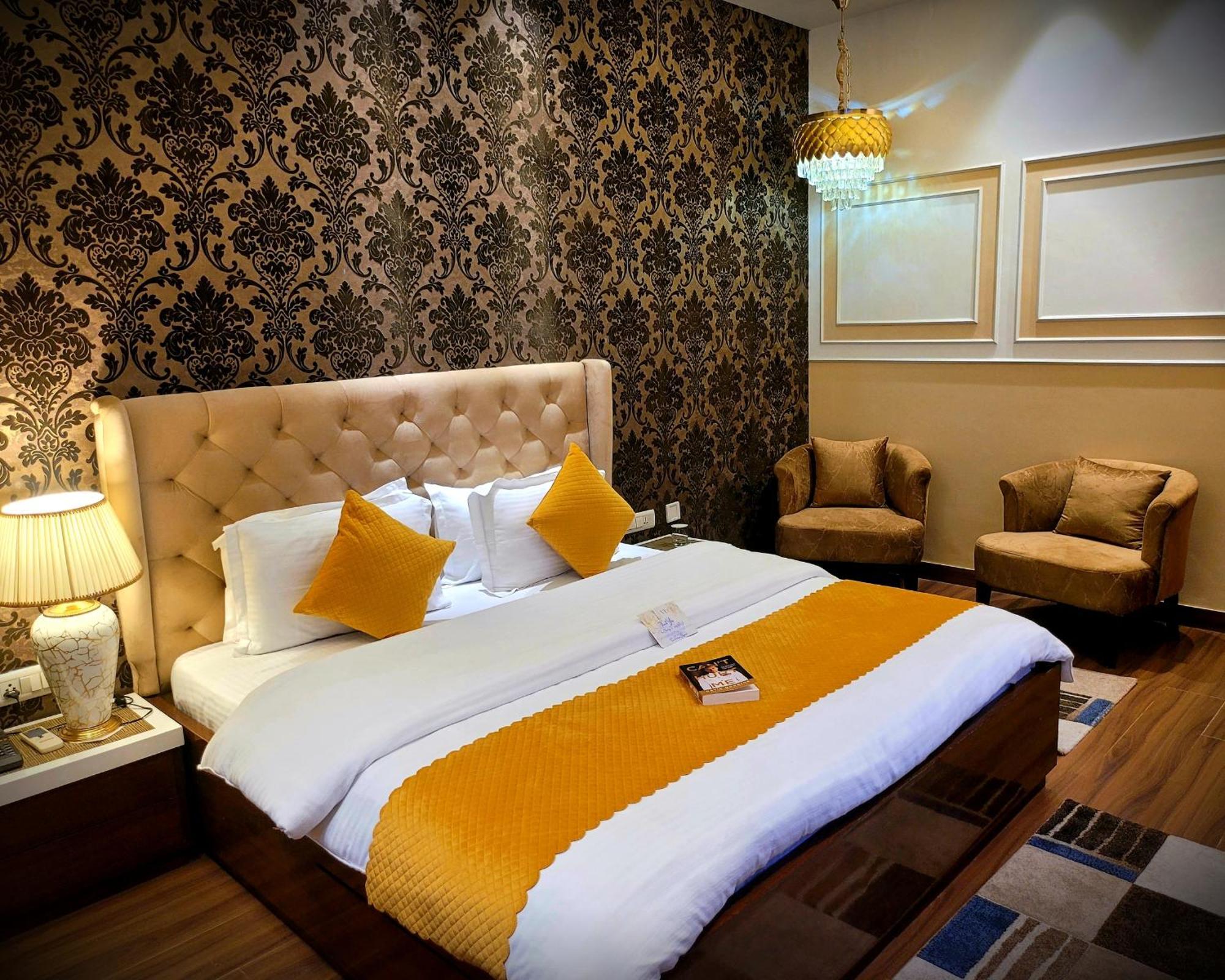 Victorian Elegance Luxury Stays Αμριτσάρ Εξωτερικό φωτογραφία
